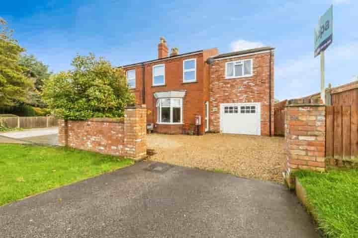 House for sale in Lincoln Road‚  North Hykeham‚ LN6