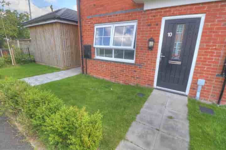 House for sale in Pinfold Crescent‚  Hyde‚ SK14