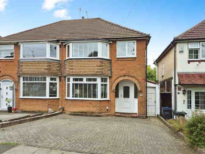 Casa para venda em Upper Meadow Road‚  Birmingham‚ B32