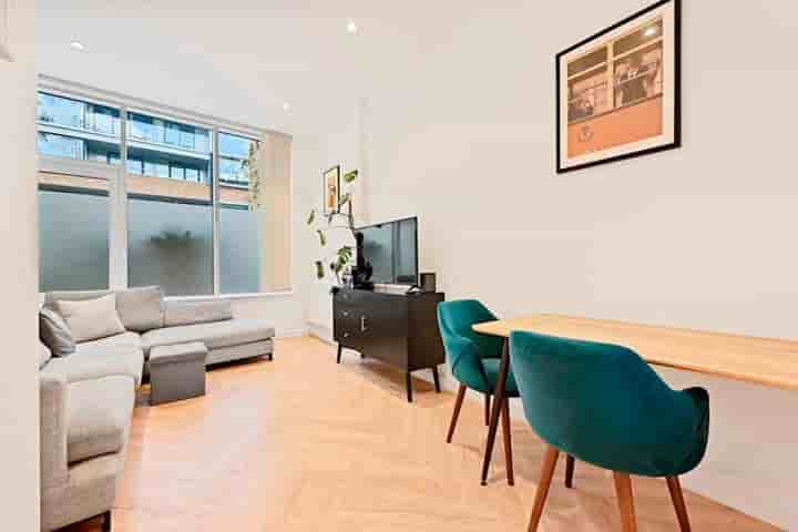 Apartamento para venda em Spectrum Way‚  London‚ SW18