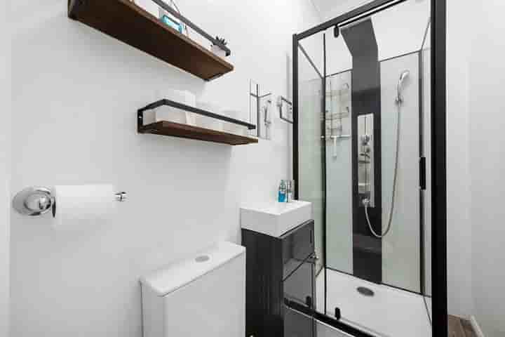 Apartment for sale in Melfort Road‚  Thornton Heath‚ CR7