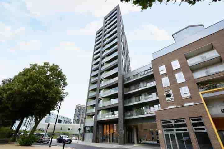 Apartment for sale in Creekside‚  London‚ SE8