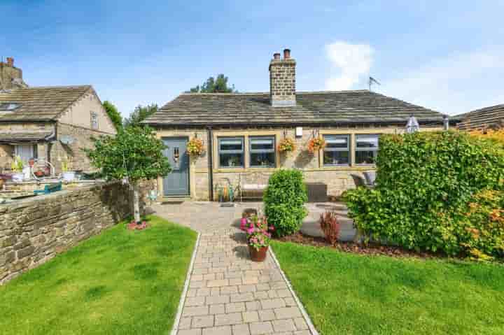 Casa para venda em Beacon Road‚  Bradford‚ BD6