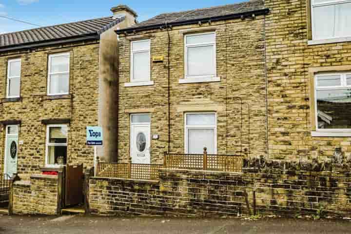 Casa para venda em Deighton Road‚  Huddersfield‚ HD2