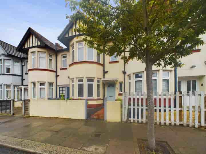 Haus zum Verkauf in Westcliff Park Drive‚  Westcliff-on-sea‚ SS0