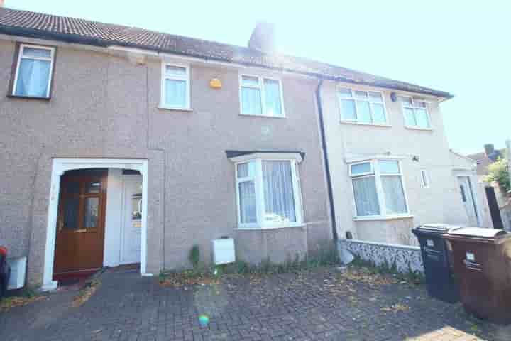 Casa en venta en Valence Wood Road‚  Dagenham‚ RM8