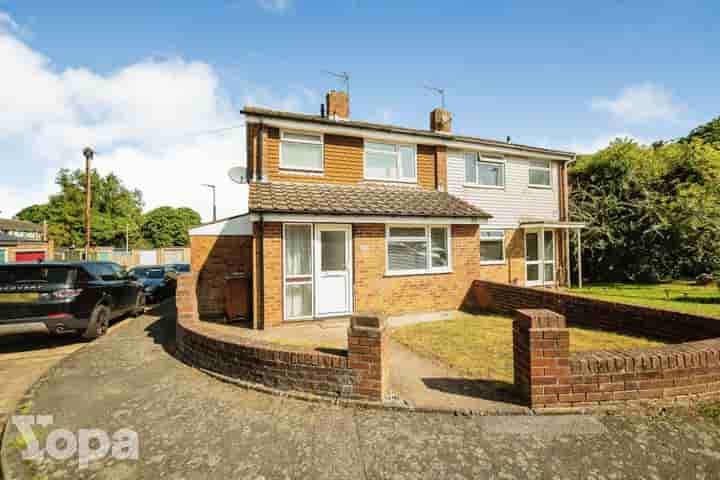 Casa para venda em Sandringham Road‚  Gillingham‚ ME8