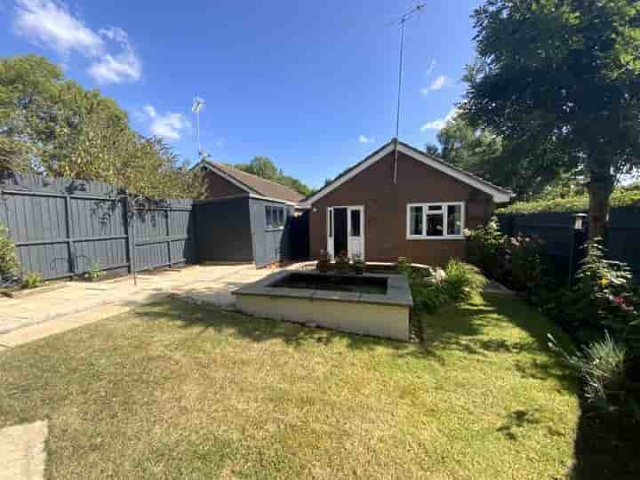 House for sale in Offenham Close‚  Redditch‚ B98