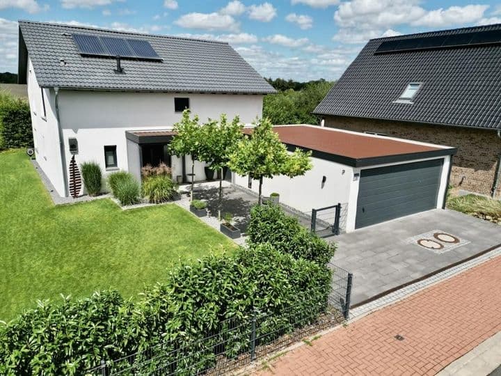 House for sale in Neustadt am Rubenberge, Germany - Image 2