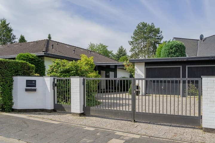 House for sale in Meerbusch                   - Nordrhein-Westfalen, Germany - Image 2