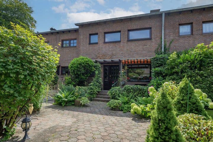 House for sale in Krefeld, Germany - Image 2