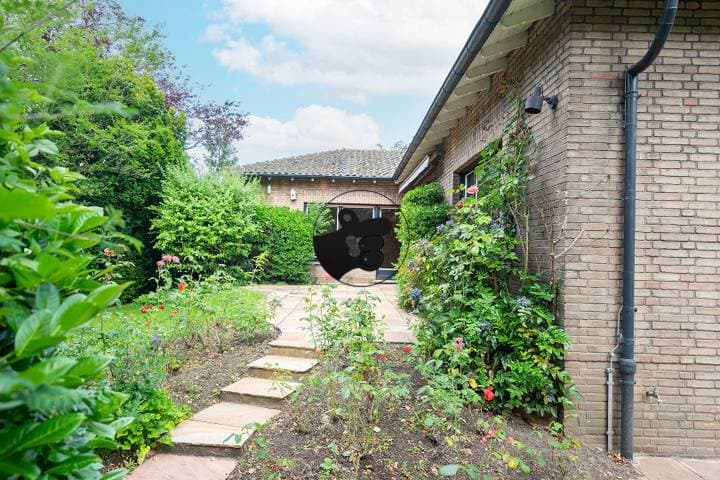 House for sale in Krefeld / Verberg                   - Nordrhein-Westfalen, Germany - Image 23