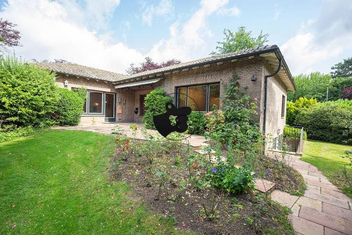 House for sale in Krefeld / Verberg                   - Nordrhein-Westfalen, Germany - Image 22