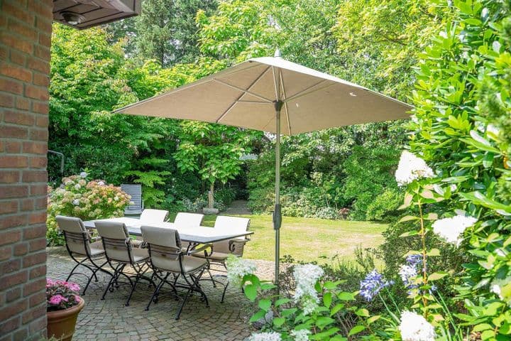 House for sale in Krefeld-Fischeln, Germany - Image 11