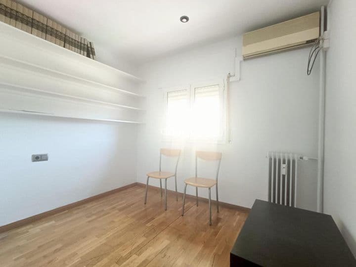 4 bedrooms apartment for rent in Lleida, Spain - Image 12