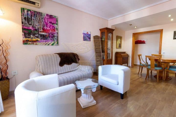 3 bedrooms apartment for rent in En Corts, Spain - Image 3