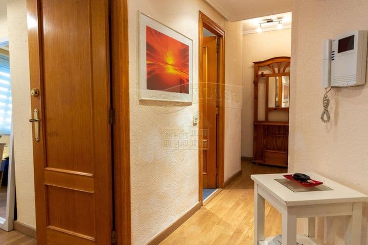 3 bedrooms apartment for rent in En Corts, Spain - Image 6