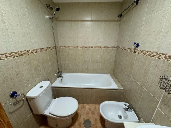 2 bedrooms apartment for rent in Puerto Deportivo, Spain - Image 12