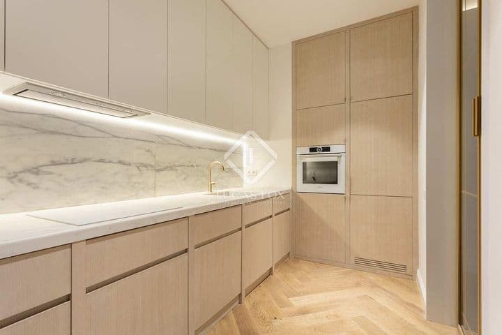 2 bedrooms apartment for rent in Barcelona, Spain - Image 12