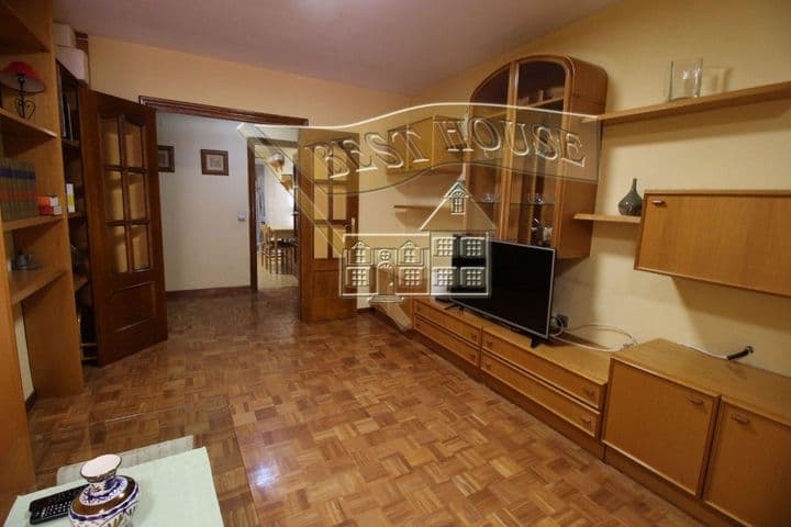 3 bedrooms apartment for rent in Algiros, Spain - Image 4