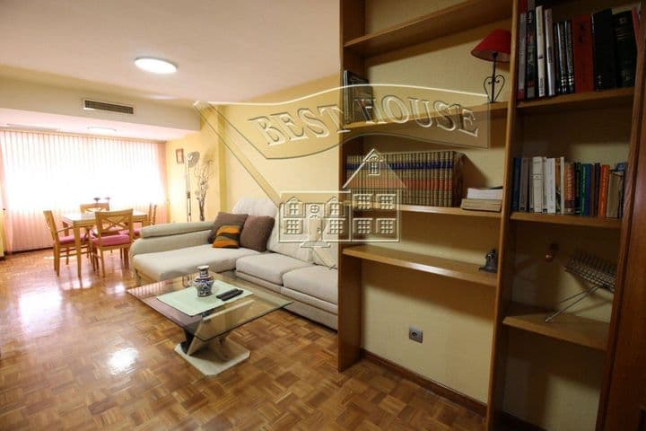 3 bedrooms apartment for rent in Algiros, Spain - Image 3