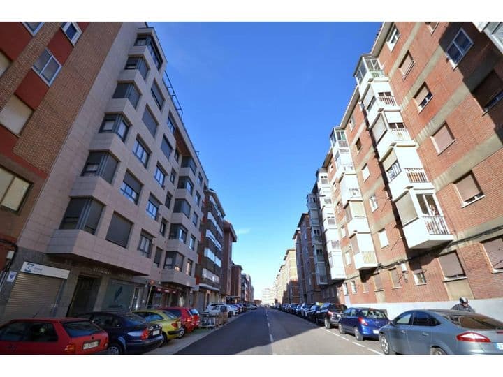 3 bedrooms apartment for rent in Palencia, Spain - Image 5