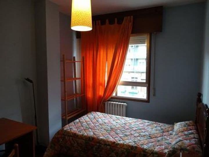 3 bedrooms apartment for rent in Santiago de Compostela, Spain - Image 5