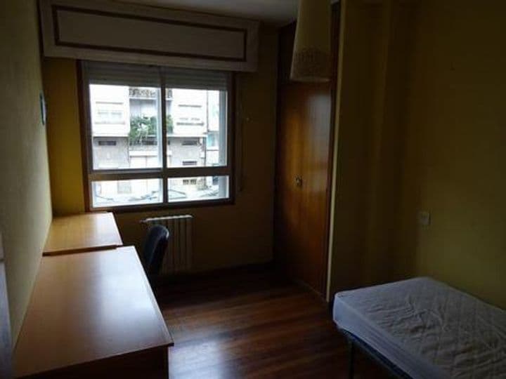 3 bedrooms apartment for rent in Santiago de Compostela, Spain - Image 3