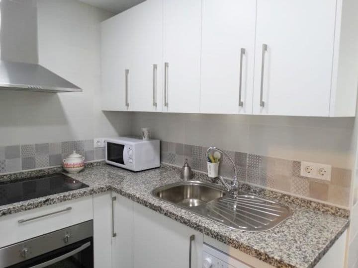 3 bedrooms apartment for rent in Malaga-Centro, Spain - Image 9