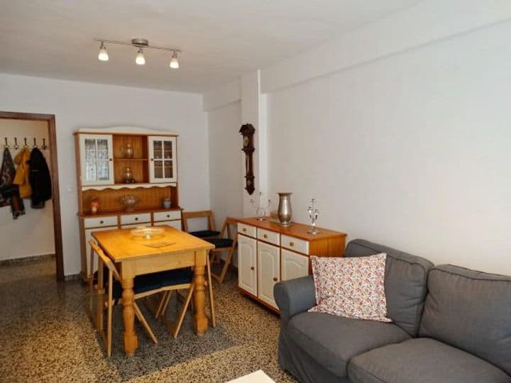 3 bedrooms apartment for rent in Malaga-Centro, Spain - Image 4