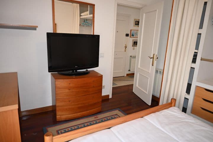 1 bedroom apartment for sale in Santander, Spain - Image 5