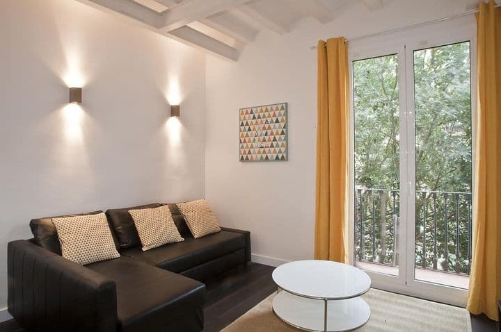 2 bedrooms apartment for rent in Esquerra de lEixample, Spain - Image 10