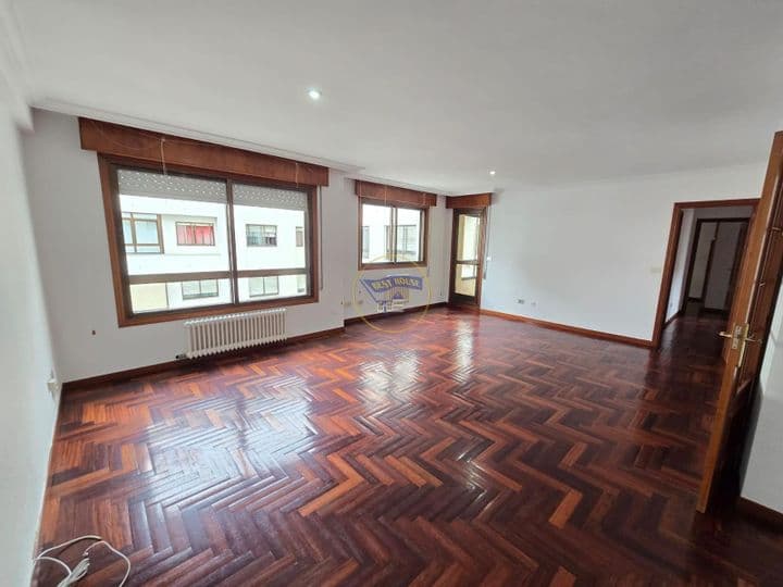 3 bedrooms apartment for rent in Vigo, Spain - Image 5