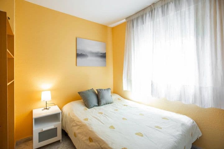 2 bedrooms apartment for rent in Sants-Montjuic, Spain - Image 8