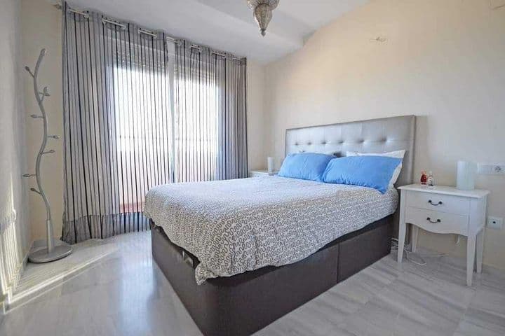 2 bedrooms apartment for rent in Torrequebrada, Spain - Image 10