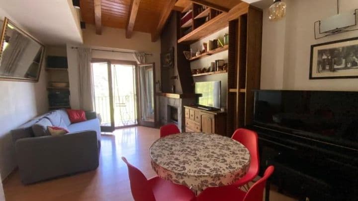 2 bedrooms apartment for rent in Huesca, Spain - Image 2