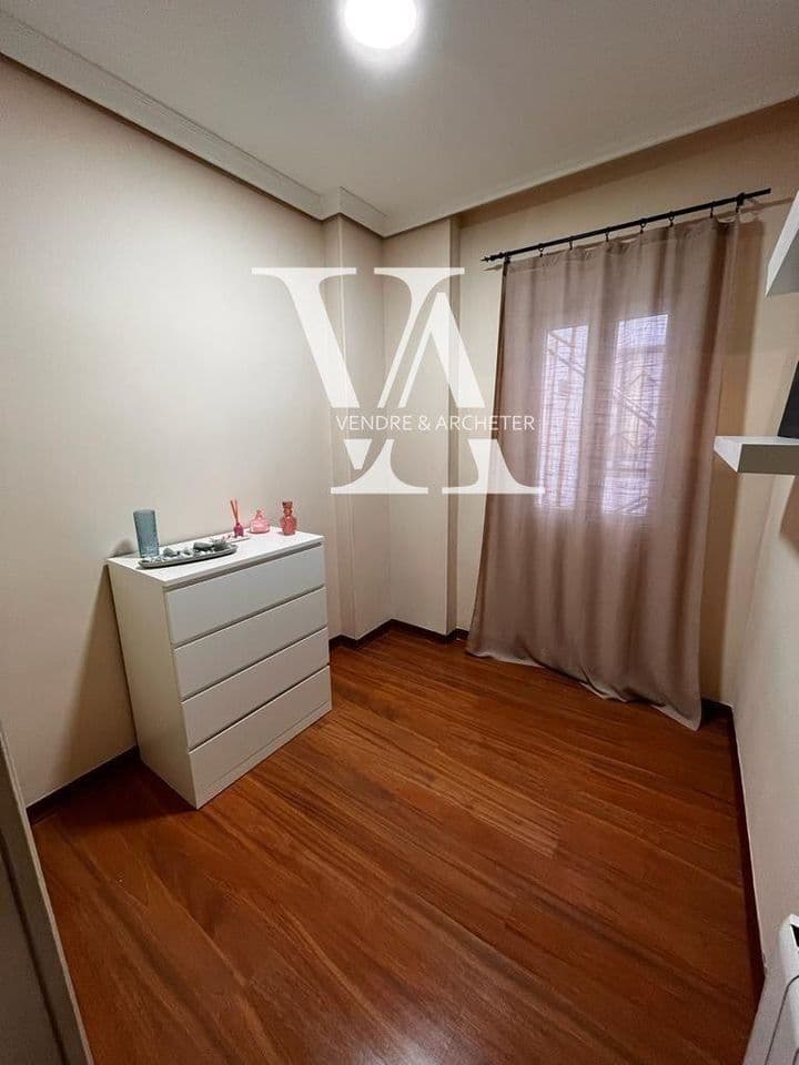 2 bedrooms apartment for sale in Cuatro Caminos, Spain - Image 10