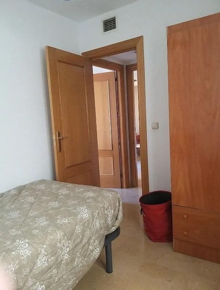 2 bedrooms apartment for rent in Granada, Spain - Image 7