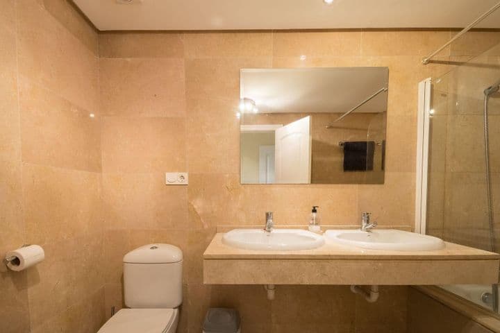 2 bedrooms apartment for sale in La Duquesa, Spain - Image 8