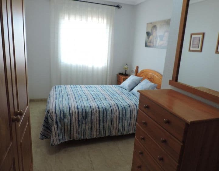 1 bedroom house for rent in Centro, Spain - Image 4