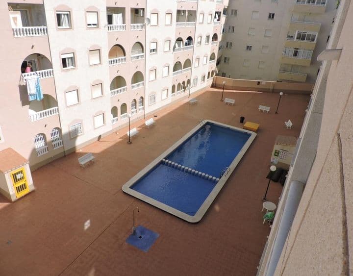 1 bedroom house for rent in Centro, Spain - Image 2