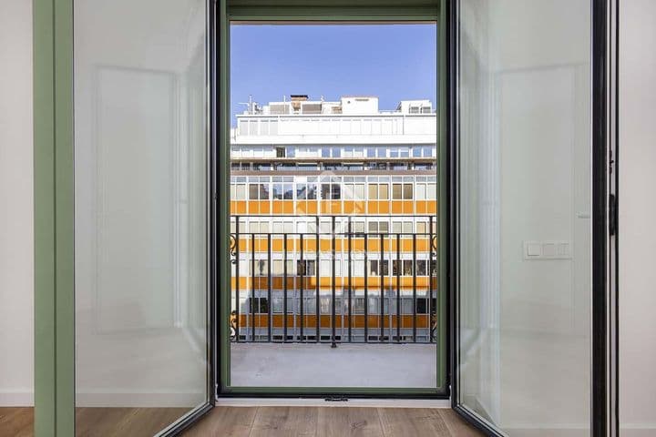 3 bedrooms apartment for rent in Barcelona, Spain - Image 4