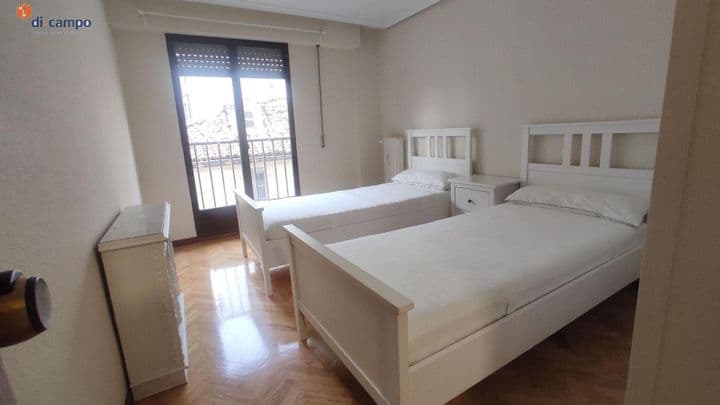 1 bedroom apartment for rent in Valladolid, Spain - Image 2