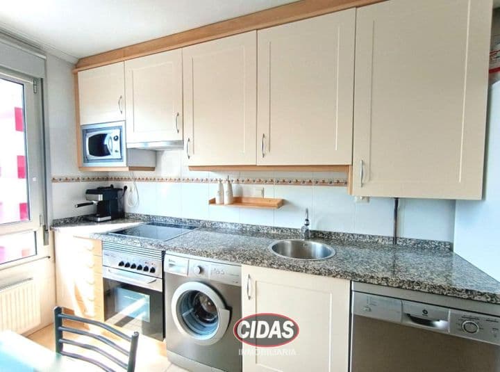 3 bedrooms apartment for rent in Oviedo, Spain - Image 2