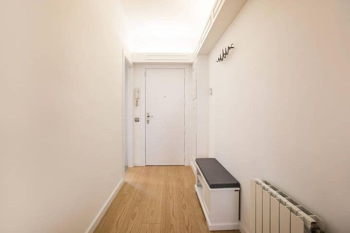 3 bedrooms apartment for rent in Sagrada Familia, Spain - Image 12