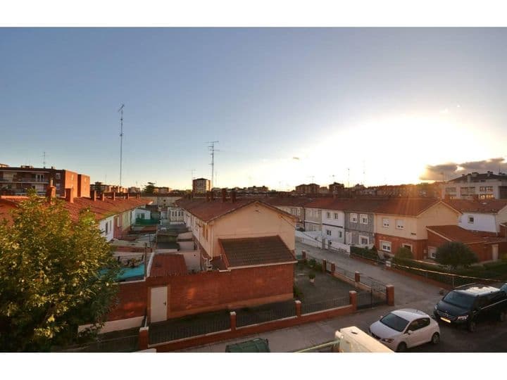 2 bedrooms apartment for rent in Palencia, Spain - Image 10