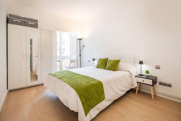 3 bedrooms apartment for rent in Sagrada Familia, Spain - Image 9