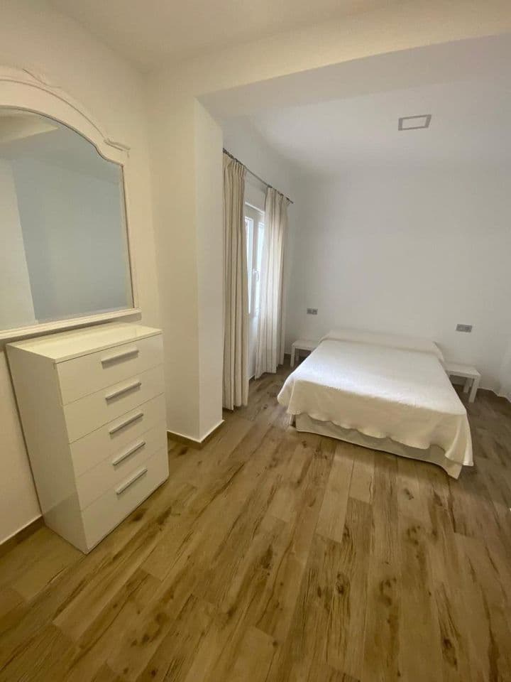 3 bedrooms apartment for rent in Beiro, Spain - Image 8