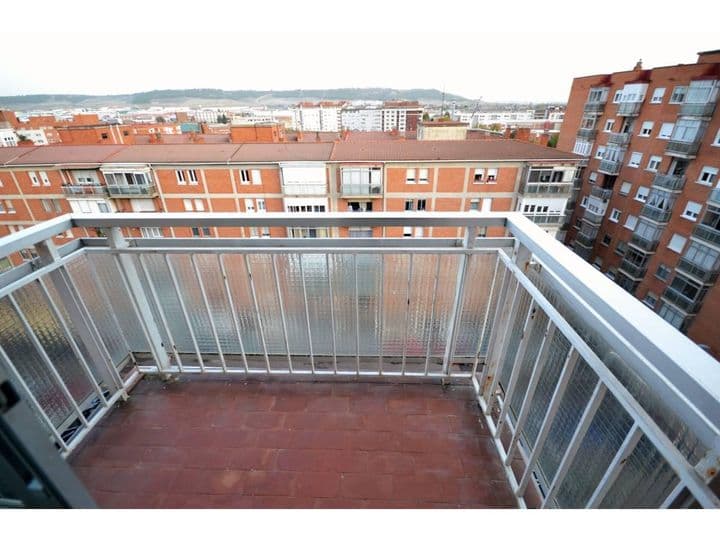 3 bedrooms apartment for rent in Palencia, Spain - Image 11