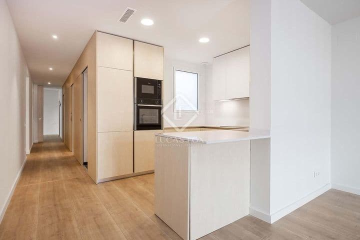 3 bedrooms apartment for rent in Barcelona, Spain - Image 2